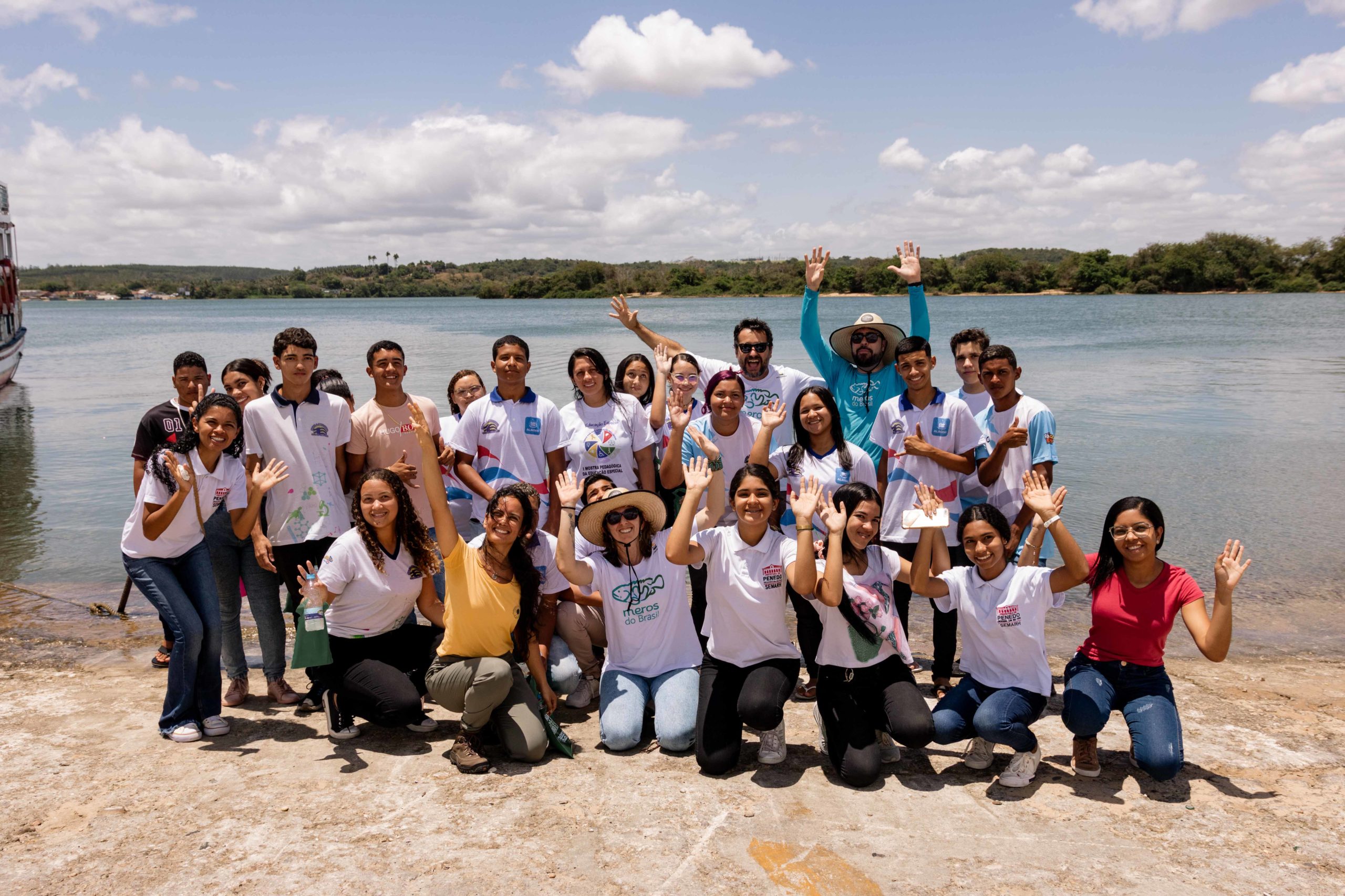 Ação de limpeza e monitoramento do Rio São Francisco reúne estudantes de escola pública de Penedo